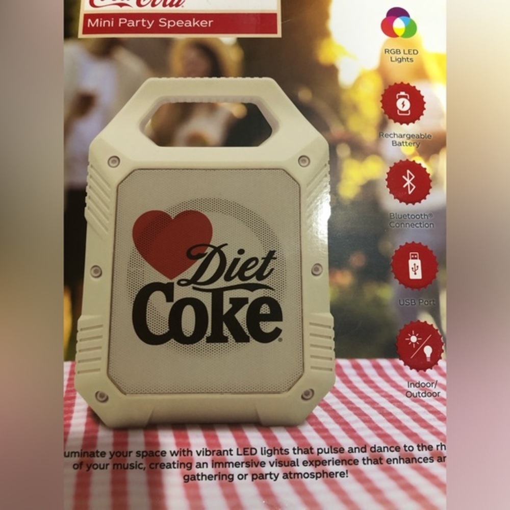 Diet Coke Mini bluetooth indoor outdoor Party Speaker with LED‎ Lights new